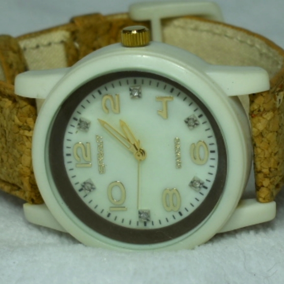 Sprout Diamond Organic Biodegradable Watch with Cork Band - Picture 2 of 7